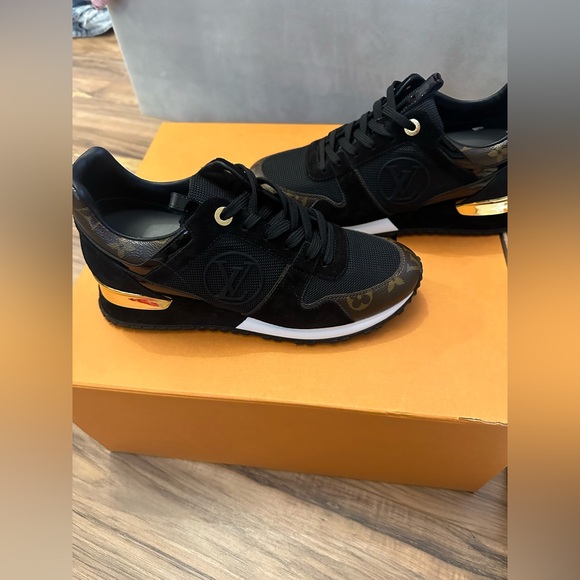 Louis Vuitton runway sneakers size 37 1/2 - Picture 2 of 12